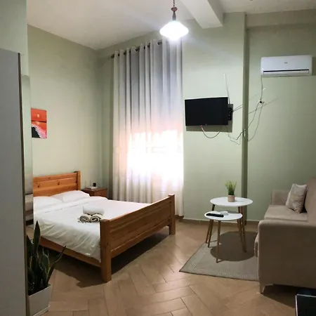 公寓 Agroni Rooms-21 *