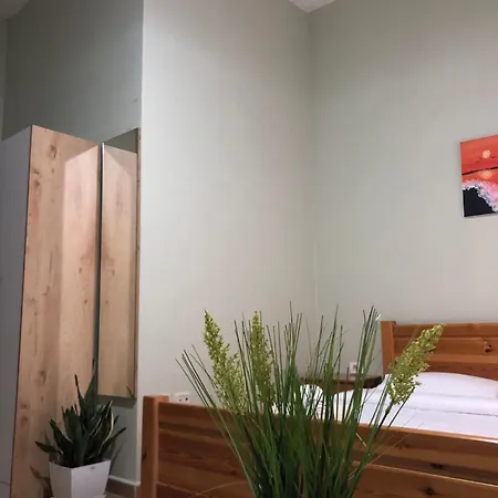 Agroni Rooms-21 * 地拉那